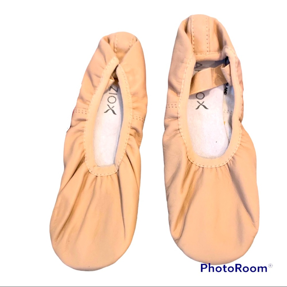 Capezio child Lilly ballet & dance shoe NWT 1.5N pink. Style 212C